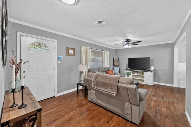15 Page Street, Hurst, TX 76053