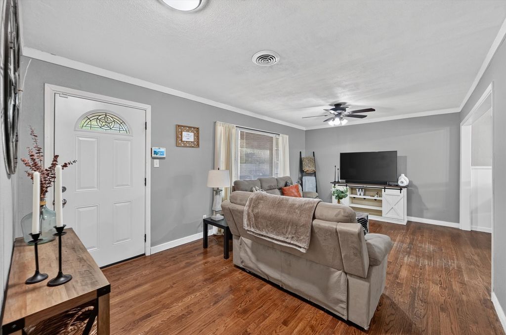 15 Page Street, Hurst, TX 76053 — photo 3