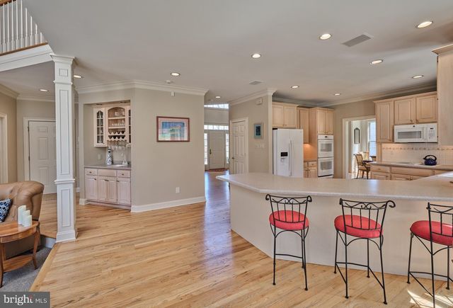 37 ALEXANDERS CT, Newtown, PA 18940