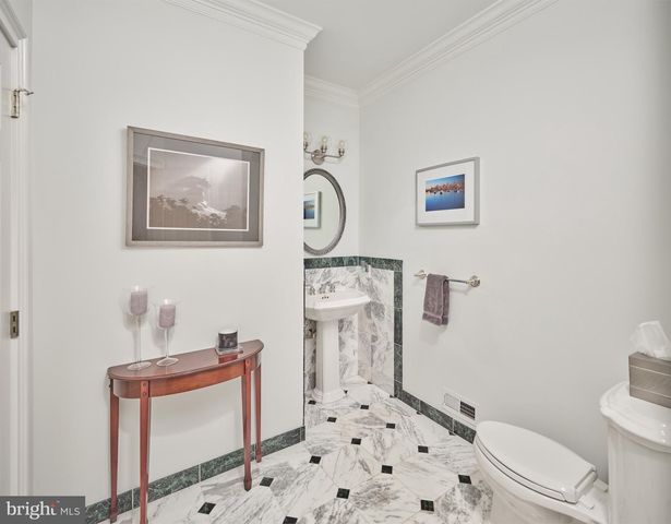 37 ALEXANDERS CT, Newtown, PA 18940