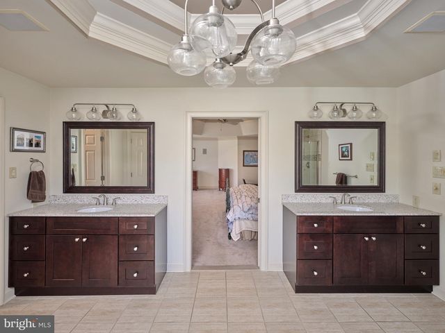 37 ALEXANDERS CT, Newtown, PA 18940