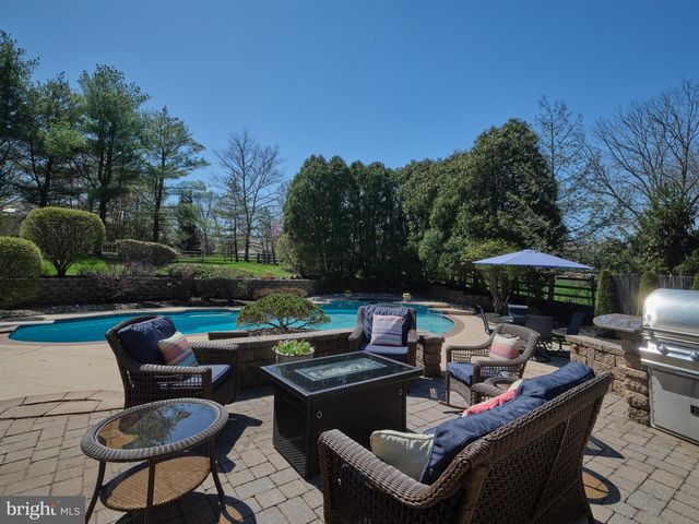 37 ALEXANDERS CT, Newtown, PA 18940