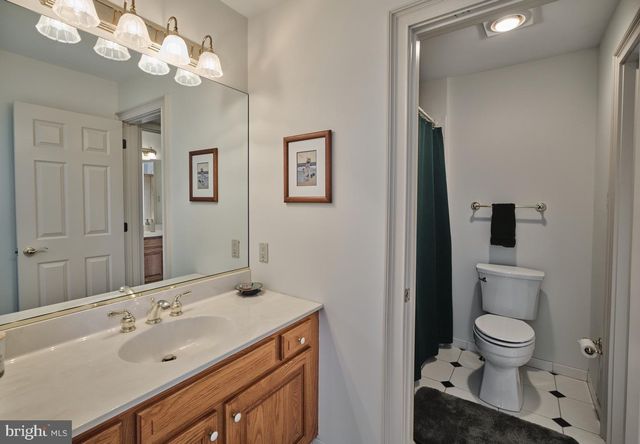 37 ALEXANDERS CT, Newtown, PA 18940