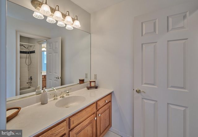 37 ALEXANDERS CT, Newtown, PA 18940