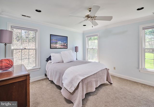 37 ALEXANDERS CT, Newtown, PA 18940