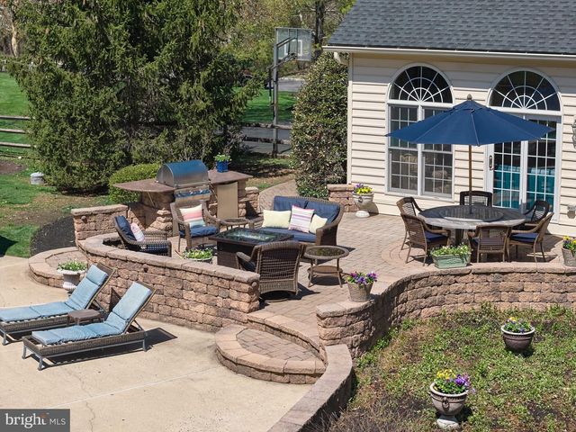 37 ALEXANDERS CT, Newtown, PA 18940