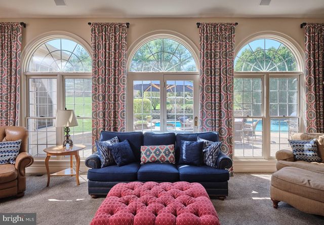 37 ALEXANDERS CT, Newtown, PA 18940