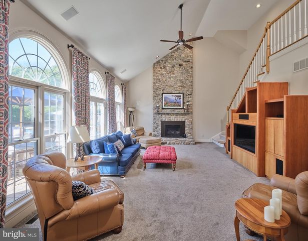 37 ALEXANDERS CT, Newtown, PA 18940