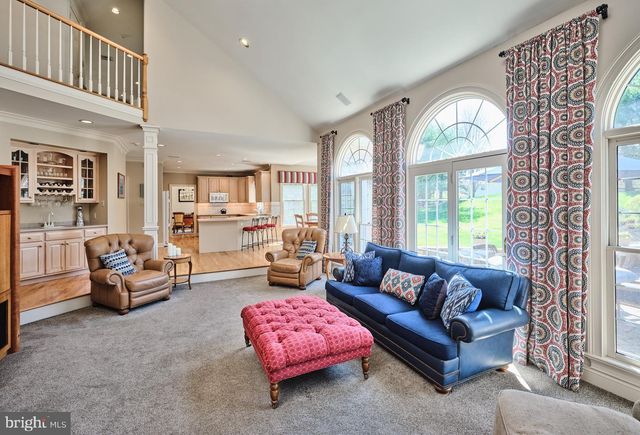 37 ALEXANDERS CT, Newtown, PA 18940