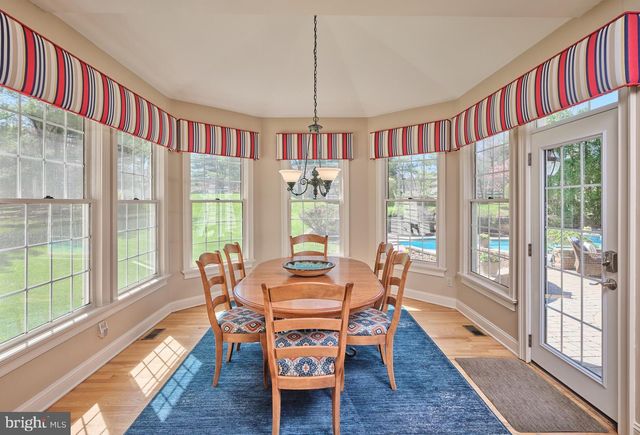 37 ALEXANDERS CT, Newtown, PA 18940