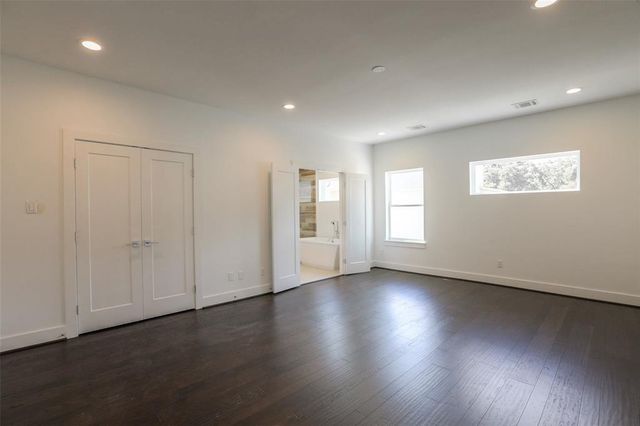 7714 Jacquelyn Oaks Road, Houston, TX 77055