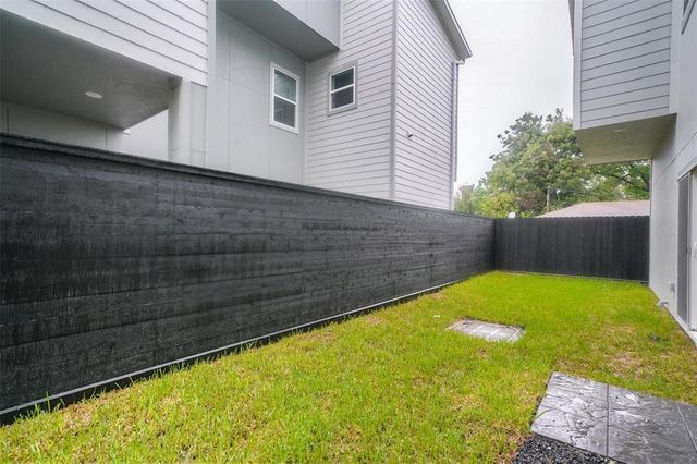7714 Jacquelyn Oaks Road, Houston, TX 77055
