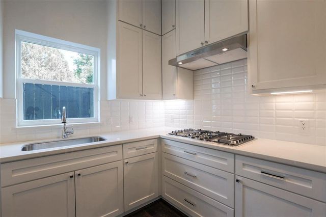 7714 Jacquelyn Oaks Road, Houston, TX 77055