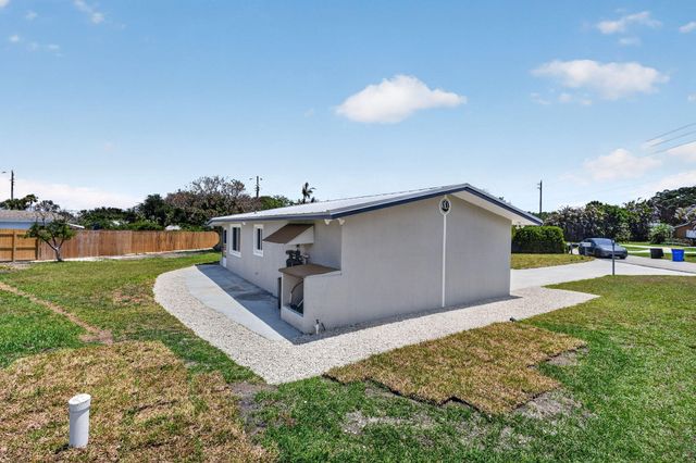 9361 SE Duncan Street, Hobe Sound, FL 33455