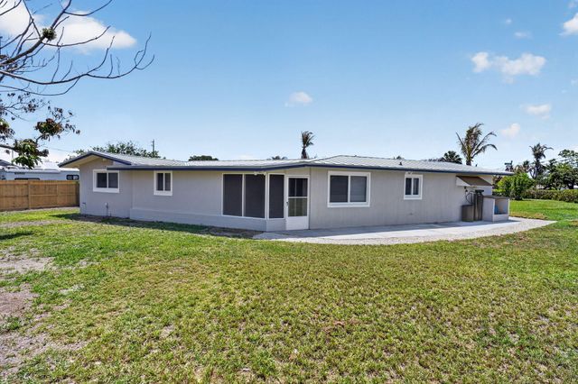 9361 SE Duncan Street, Hobe Sound, FL 33455