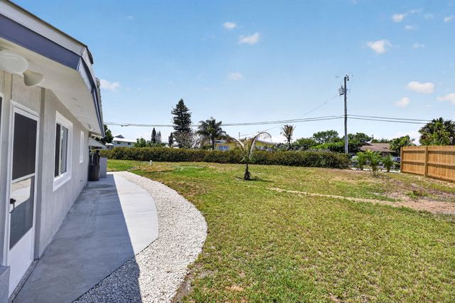9361 SE Duncan Street, Hobe Sound, FL 33455
