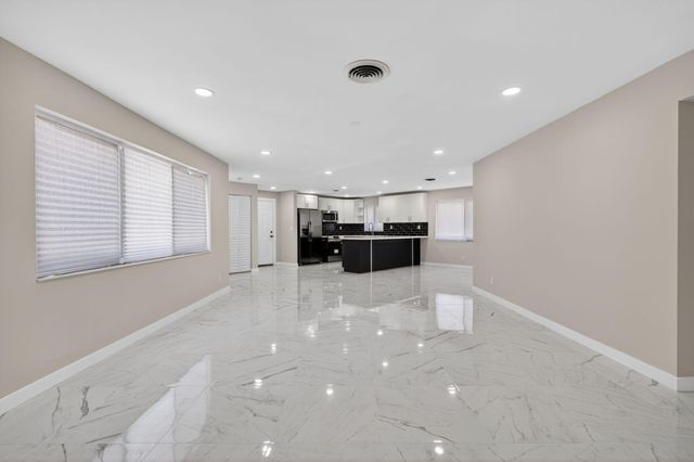 9361 SE Duncan Street, Hobe Sound, FL 33455