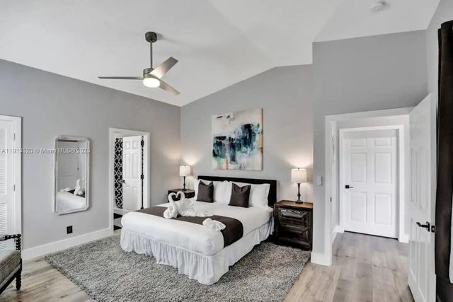 1025 N Southlake Dr, Hollywood, FL 33019