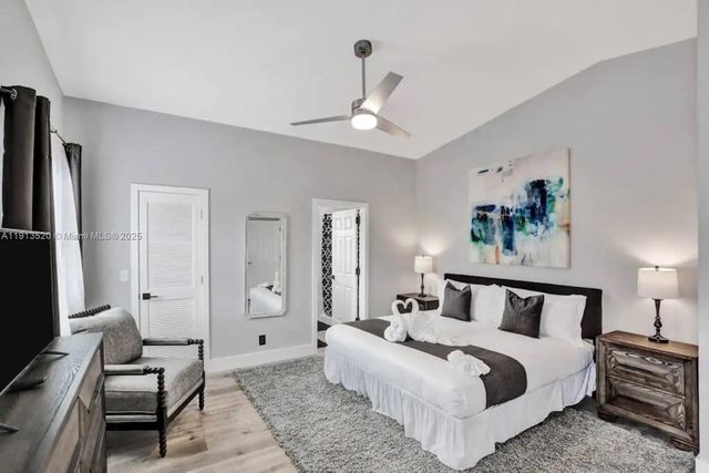 1025 N Southlake Dr, Hollywood, FL 33019