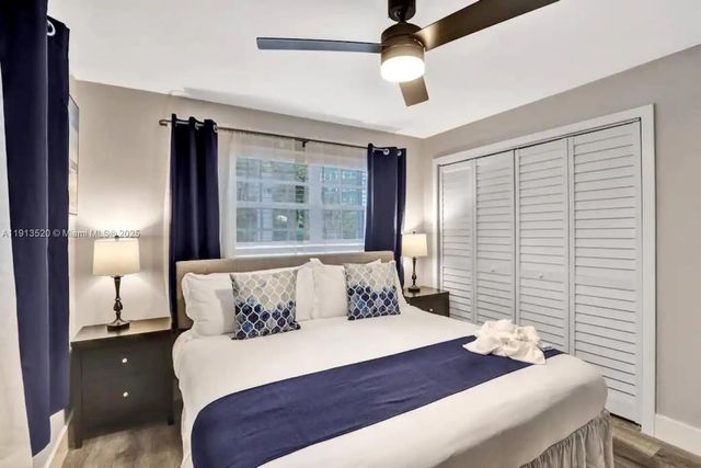 1025 N Southlake Dr, Hollywood, FL 33019