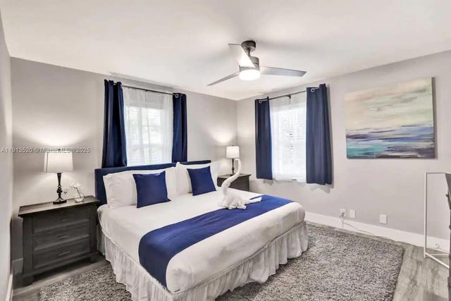 1025 N Southlake Dr, Hollywood, FL 33019