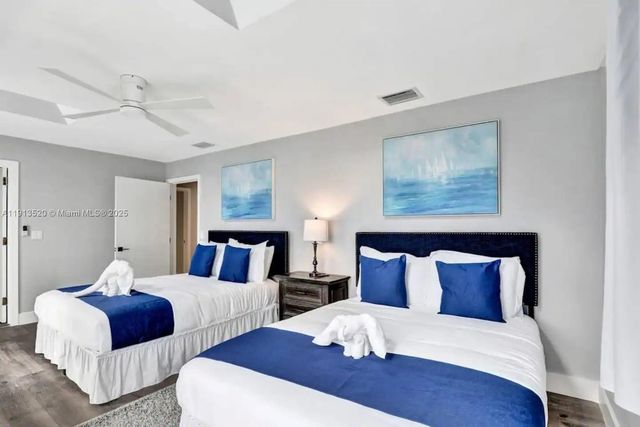 1025 N Southlake Dr, Hollywood, FL 33019