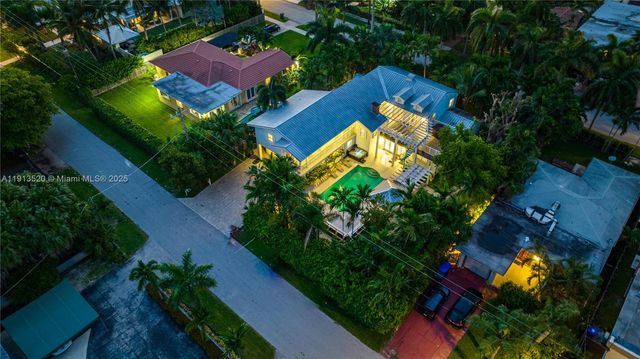 1025 N Southlake Dr, Hollywood, FL 33019