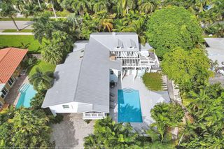 1025 N Southlake Dr, Hollywood, FL 33019