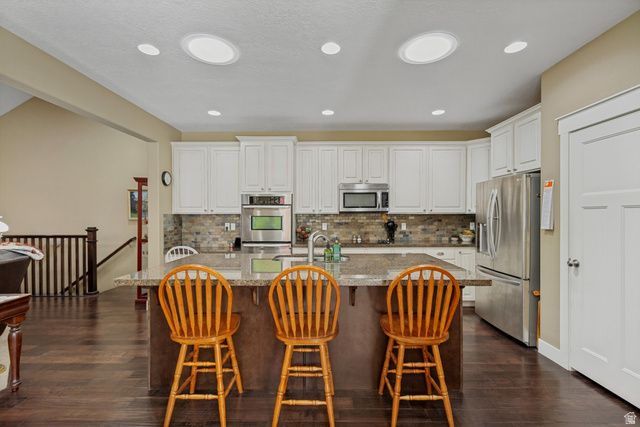 10254 S CROW WING DR, South Jordan, UT 84009