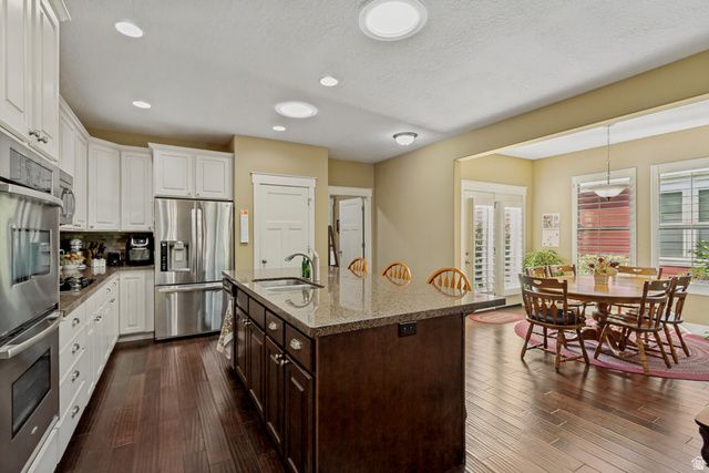 10254 S CROW WING DR, South Jordan, UT 84009