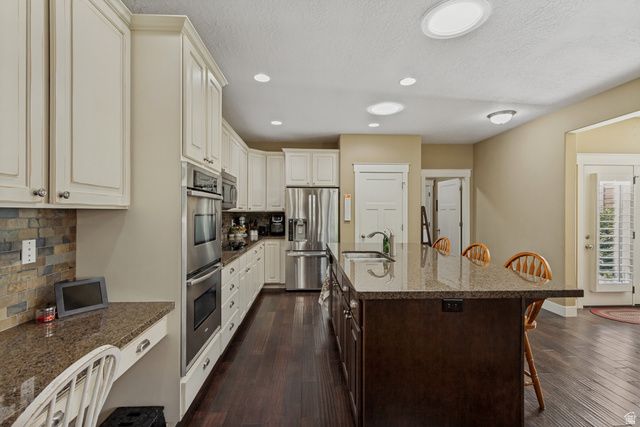 10254 S CROW WING DR, South Jordan, UT 84009