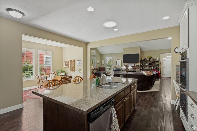 10254 S CROW WING DR, South Jordan, UT 84009