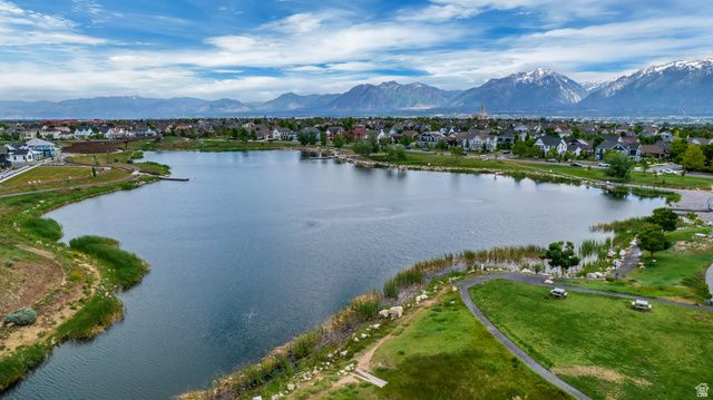 10254 S CROW WING DR, South Jordan, UT 84009