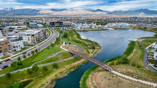 10254 S CROW WING DR, South Jordan, UT 84009