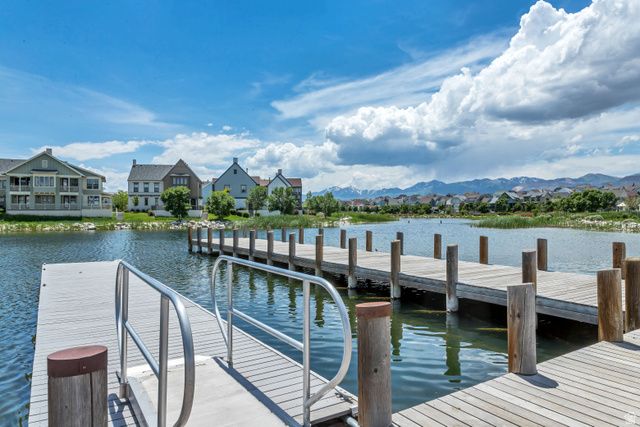 10254 S CROW WING DR, South Jordan, UT 84009
