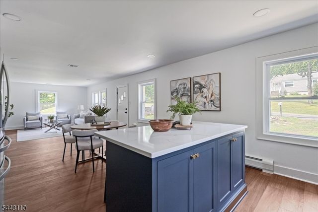 74 Hook Mountain Rd, Montville Twp., NJ 07045