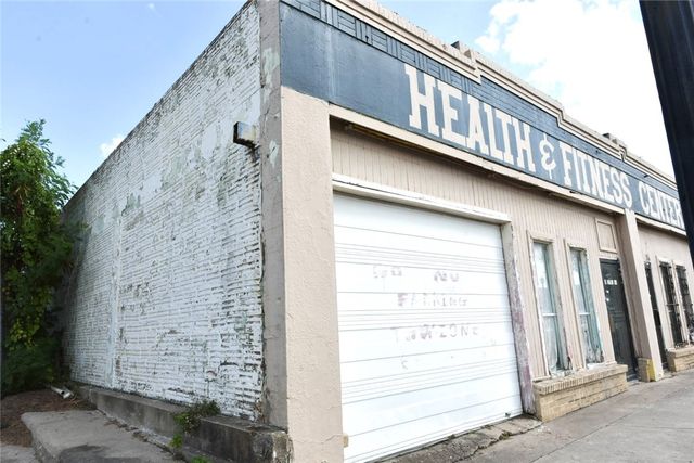 319 E Main Ave, Robstown, TX 78380