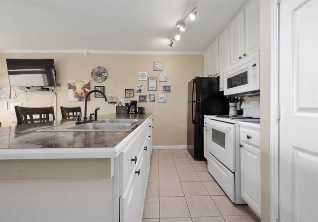 9520 Seawall Boulevard 115, Galveston, TX 77554