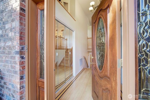 13902 Beverly Park Road, Lynnwood, WA 98087