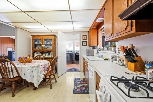 1140 Oberlin Drive, Glendale, CA 91205