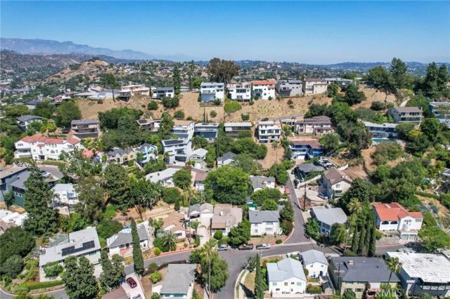 1140 Oberlin Drive, Glendale, CA 91205