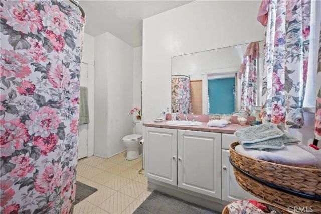 1140 Oberlin Drive, Glendale, CA 91205