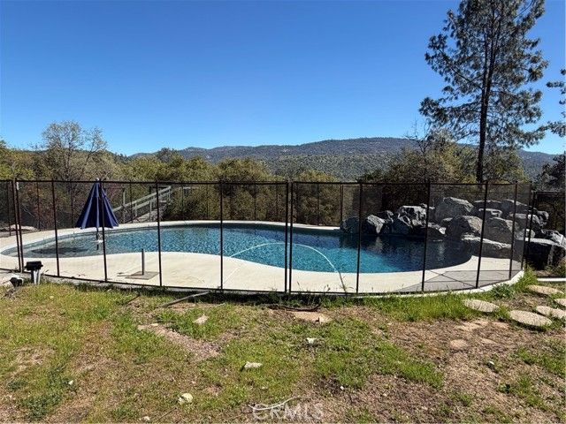 33478 Spreading Oak Lane, Auberry, CA 93602