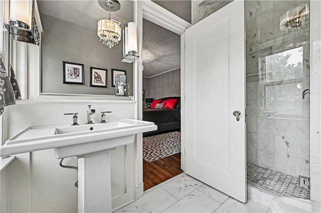 1246 W 59th Street, Kansas City, MO 64113