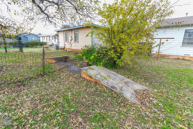 325 Burger Street, Abilene, TX 79603