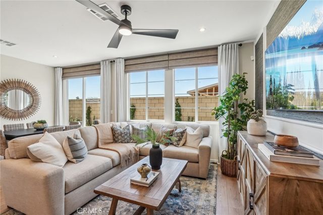 6367 Moonfire Lane, Fontana, CA 92336