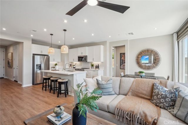 6367 Moonfire Lane, Fontana, CA 92336