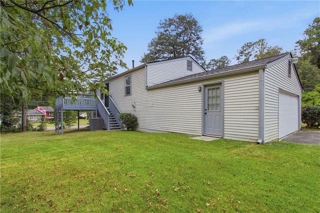 3724 Bramblevine Circle, Lithonia, GA 30038
