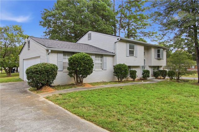 3724 Bramblevine Circle, Lithonia, GA 30038