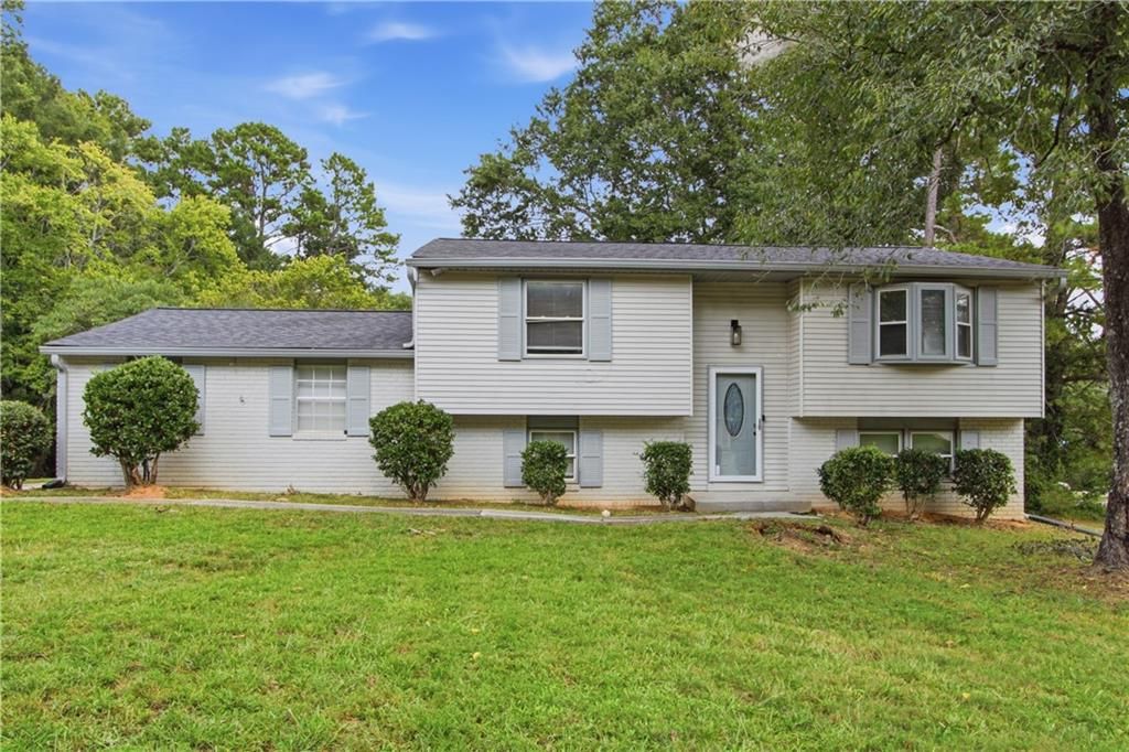 3724 Bramblevine Circle, Lithonia, GA 30038